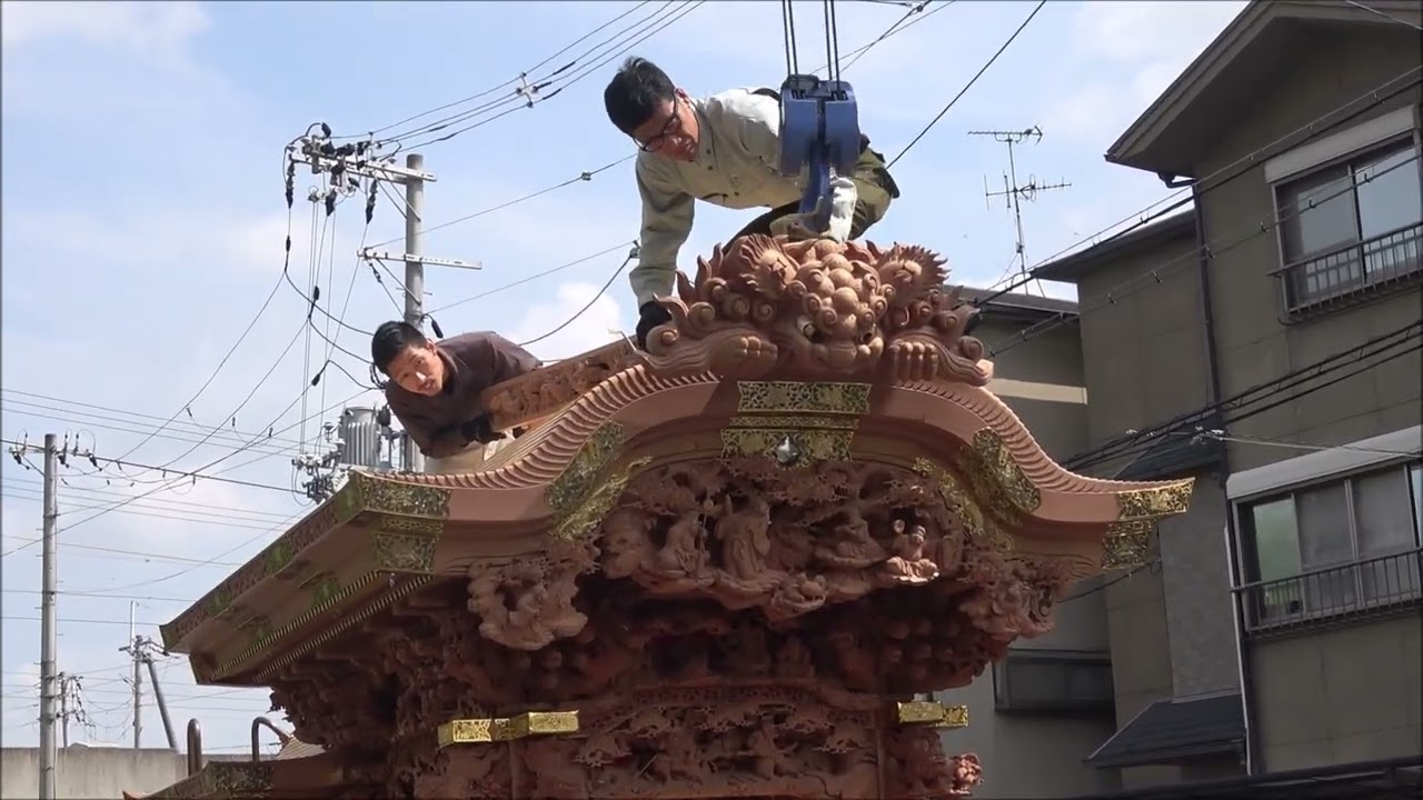 2020 8 9大東市灰塚の新調地車搬入:岸和田市大下工務店にて製作された折衷型の上地車