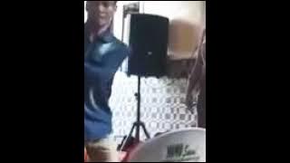 Joget lucu - bikin biduan gagal pokus