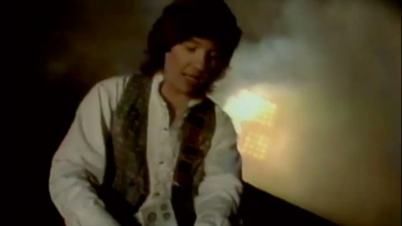 Ozzy Osbourne - Bark at the Moon (Official Music Video) Ozzy Osbourne - Bark at the Moon (Official Music Video)