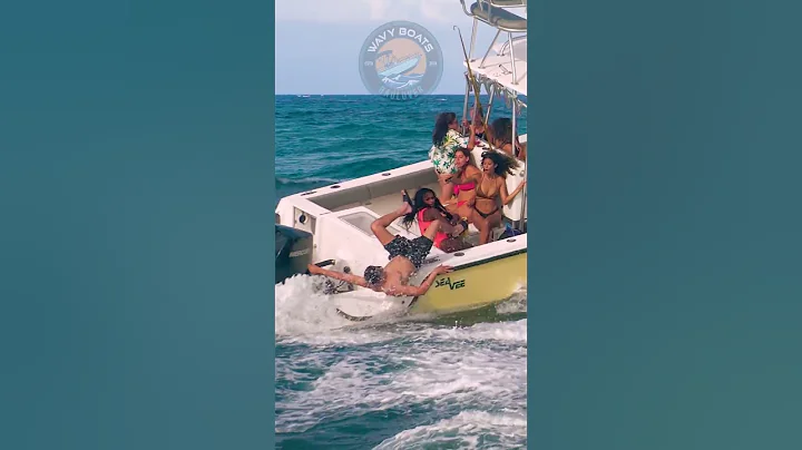 Man Falls OVERBOARD and Boat Keeps Going! | Wavy Boats | Haulover Inlet - DayDayNews