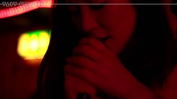 VALV FEATURES- Nedry- Bristol / Thekla