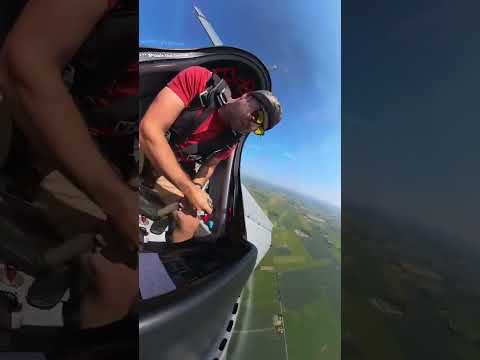 Only the takeoff is sped-up 🤯 #aerobatics #pilot #plane #flying