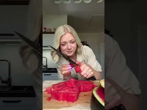 Videó: DIY Eat: Summer Freezies - A modern kutyatesztelő konyha jóváhagyott!