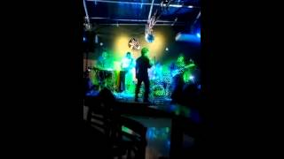 Video thumbnail of ""An American Trilogy" - Burning Love Band - An Elvis Tribute, Isla Pub. (passagem de som).18/07/15."