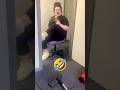 これ耐えたら勝ち（無理）😂#爆笑 #爆笑動画 #海外の日常 #ハプニング