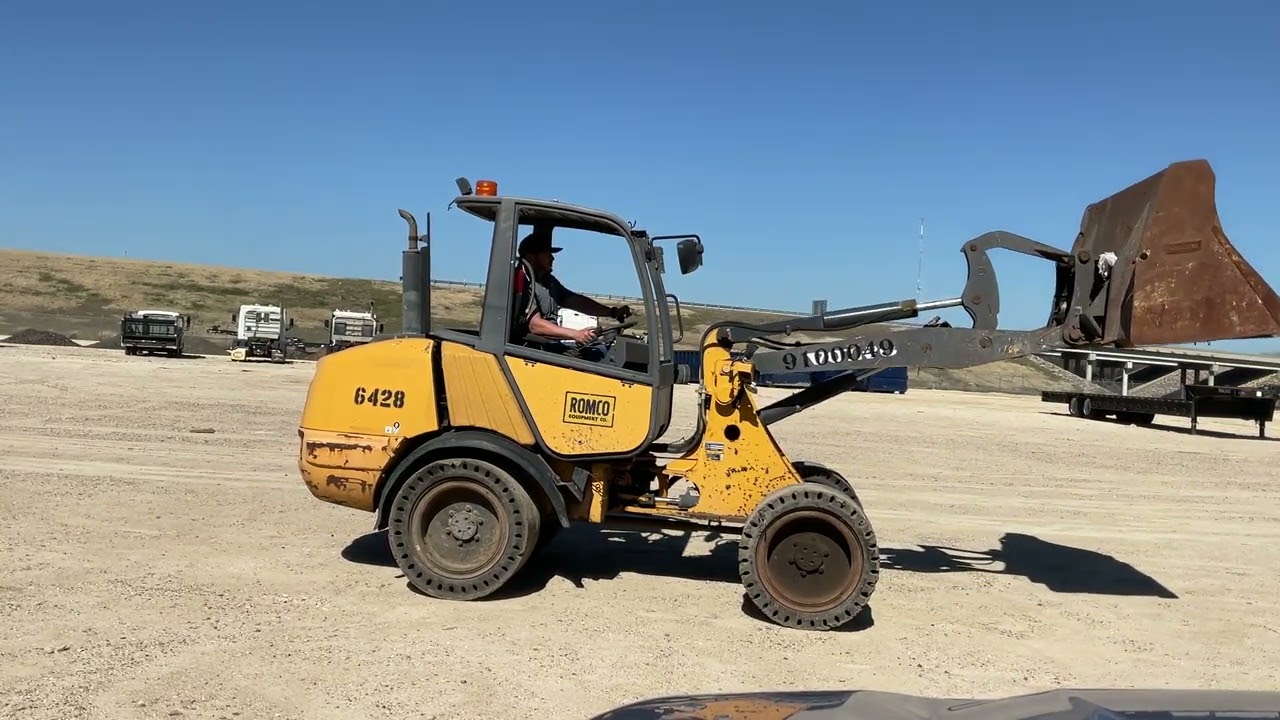 2013 VOLVO L20F For Sale