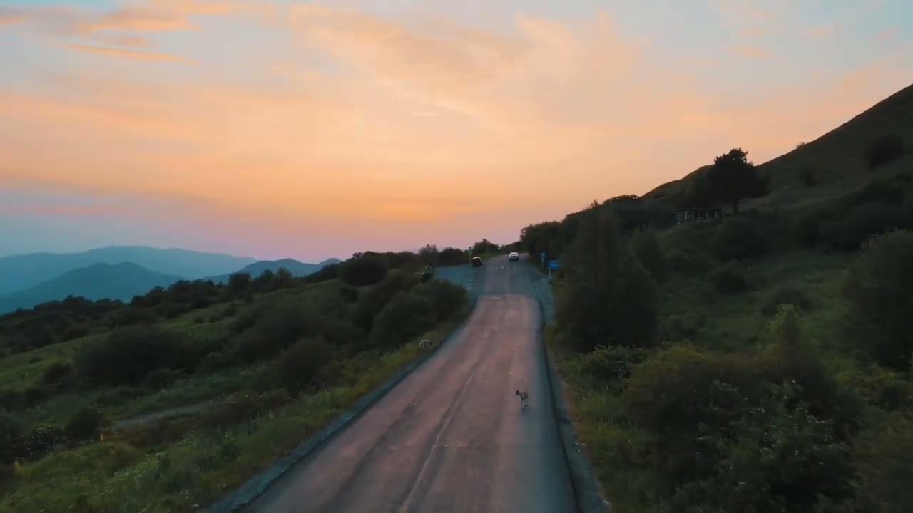 Alex Baker - Technicolor (feat. LeyeT) auf YouTube ansehen Alex Baker - Technicolor (feat. LeyeT) auf YouTube ansehen