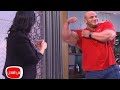 بيج رامي يستعرض عضلاته في معكم منى الشاذلي