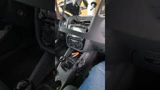 Radio removal 2004 to 2009 Volkswagen golf 5 easy job