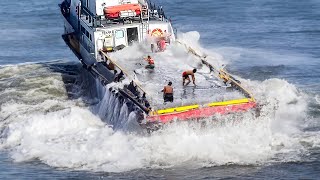 Idiots In Boats Caught On Camera