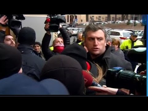 შოთაძის გაყალბებული საქმეები - აქციას პარლამენტთან ირაკლი შოთძის მოსმენის პარალელურად