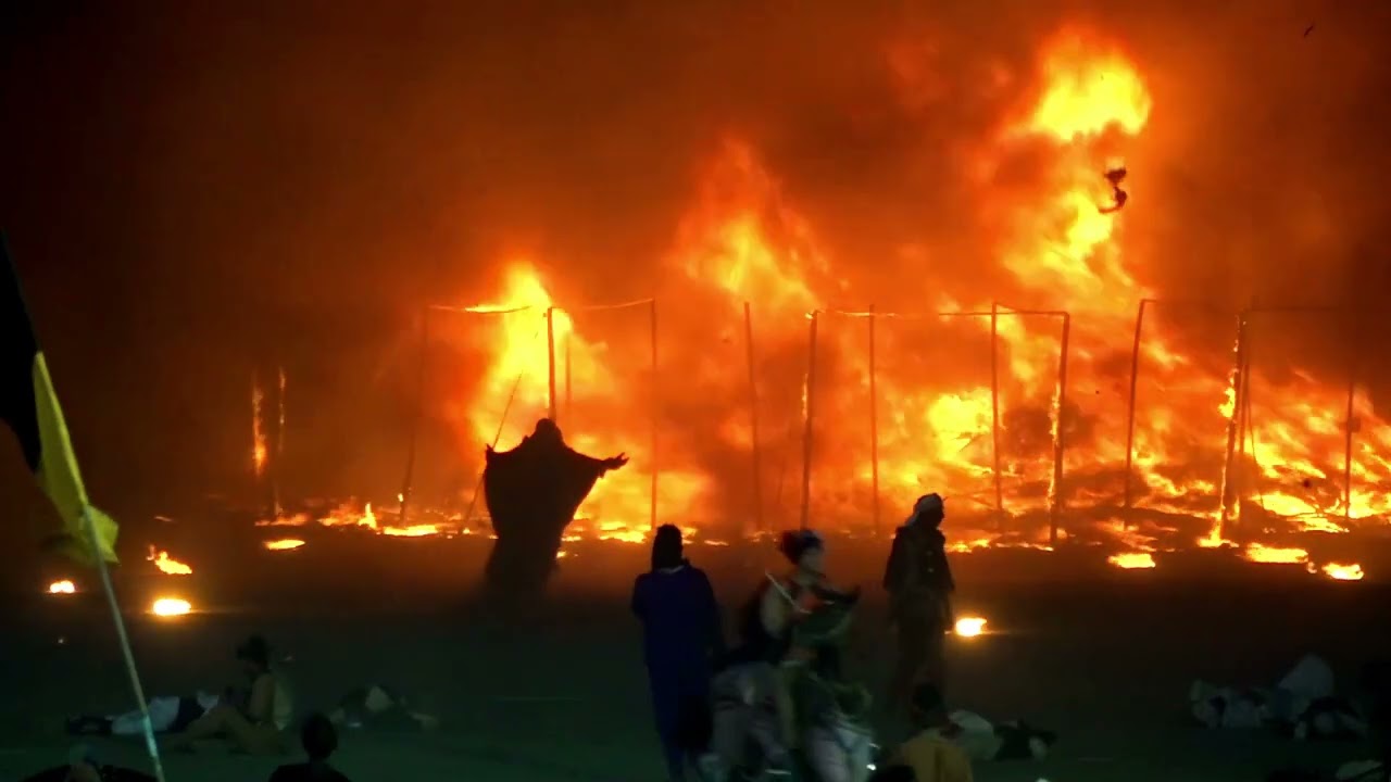 يخيمات باجر ليش تحتركاً يخيمات مشاهد من حرق خيام(تشابية واقعة الطف)#موكب_شهيد_الجمعة_الحسيني