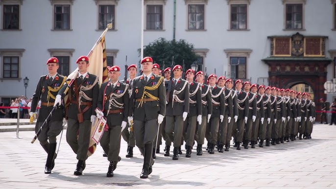 Wir wollen I am from Austria als Österreichische Bundeshymne