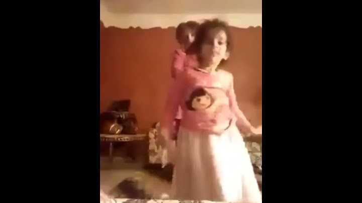 فتاة تضرب اختها الصغيرة كف!