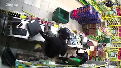 Cướp cầm súng xông vào Bách Hóa Xanh ở TP HCM  TRONG MÙA DỊCH COVID 19