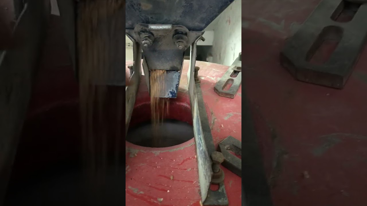 mini atta chakki plant Deepak industries Ludhiana 2futi 8194938565 white atta