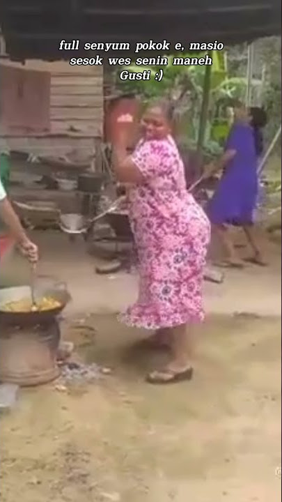 Emak emak joget sambil masak