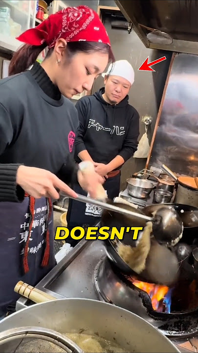 You should✋️ never🙅 tip💸 people🧑‍🧑‍🧒‍🧒 in Japan🇯🇵 #shorts #japan #shortvideo