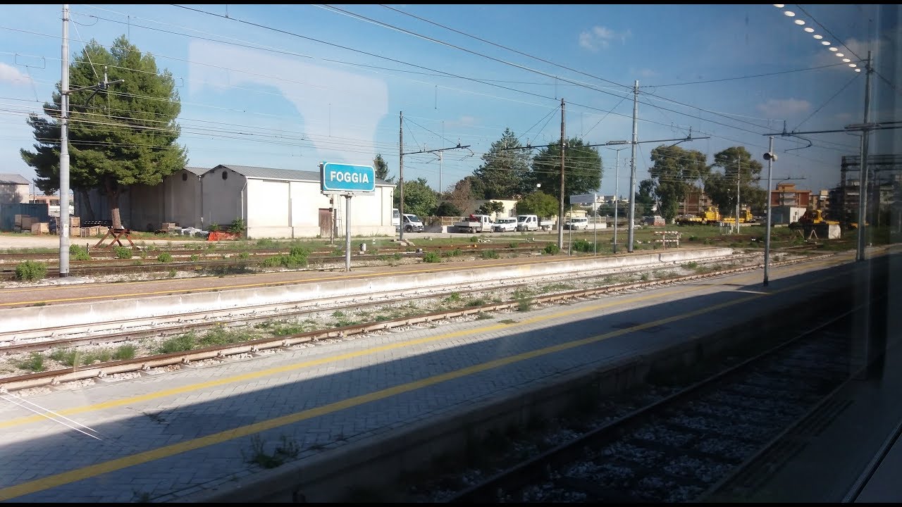 Arrivo e ripartenza dalla Stazione di Foggia a bordo del Frecciabianca (FB 8801) Venezia - Lecce