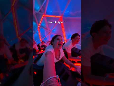 Tron di malam hari adalah WAJIB🏍️❤️ #disneyworld #magickingdom #trend #viral #tron #rollercoaster...