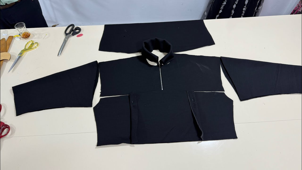 Önden yarım fermuar yakalı oversiz sweat kesimi 