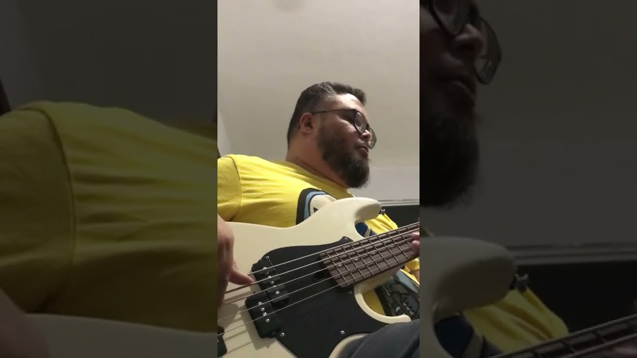 Testando baixo Yamaha BB235