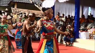 #Orang Kebal Duri, Tarian Dari Kalimantan.