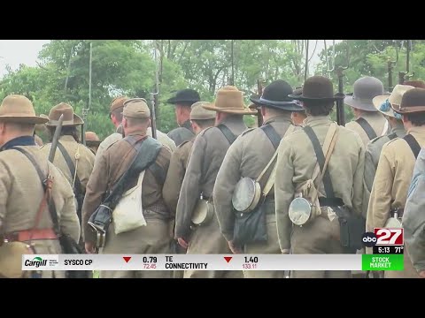 Patriots Of Civil War Association Reenact Historical Battle Of Gettysburg