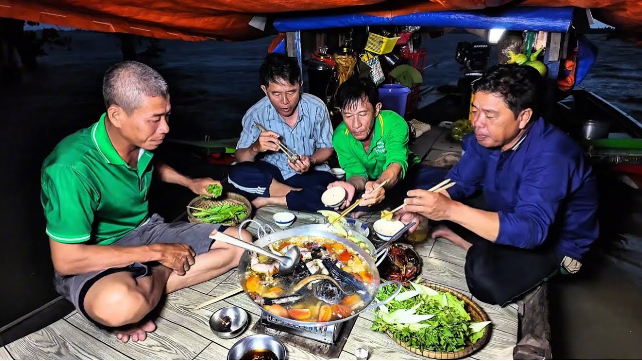 Tập 59. Lai Rai Với Nồi Canh Chua Cá Lóc Và Lau Kiếng Ran Muối Trên Đồng Nước Nổi Miền Tây 