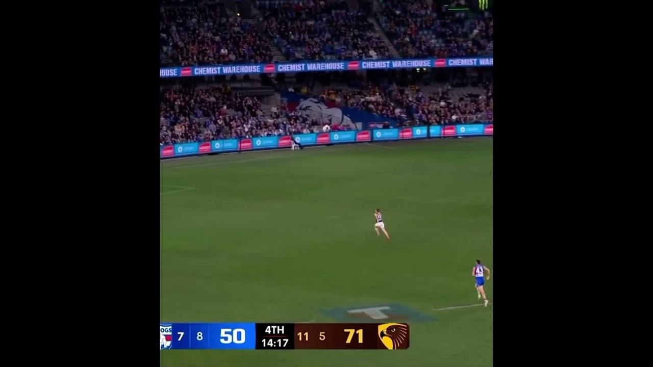 Jack Ginnivan shows em the footy and runs in to the open goal!! 