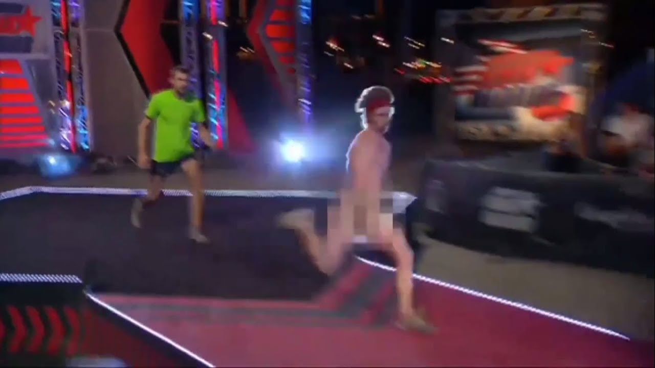 CRAZY NAKED GUY @ AMERICAN NINJA WARRIOR COURSE - YouTube.