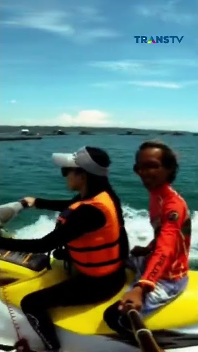 Menerjang Ombak Pantai Pangandaran 🔥🔥🔥 Aksi Bunga Ehan & Eka GoPangandaran Bermain Jetski