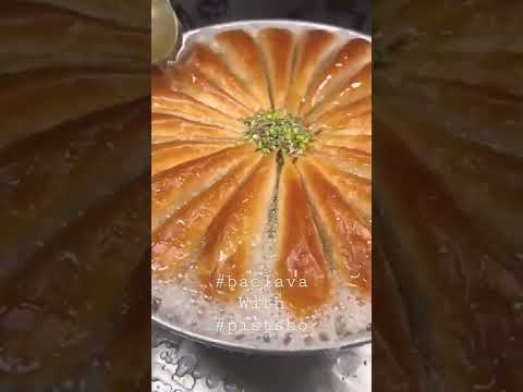 بقلاوة الكنافة مع جبنة الفستق أو الكريمة متوفرة      