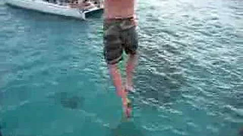 Clancey Cliff Jumping @ Pirates Bay (Negril)