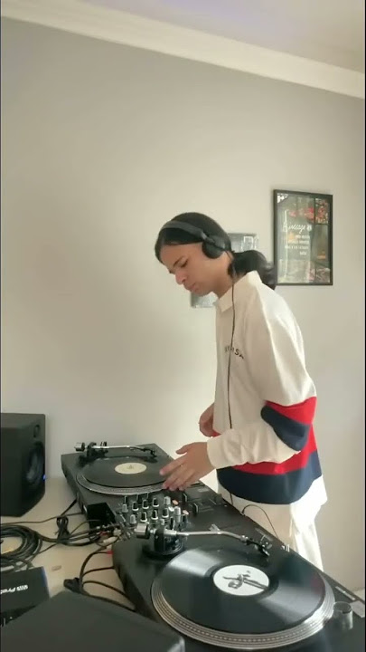 Digging into 2000s Techno, found this gem at Gen X record store in Ghent, love that percussive sound