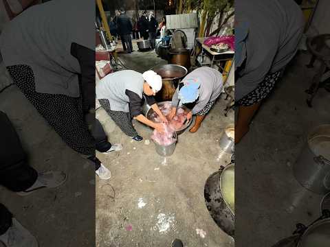 Bu ablalar bu eti sizce neden yıkıyorlar !! #reklam