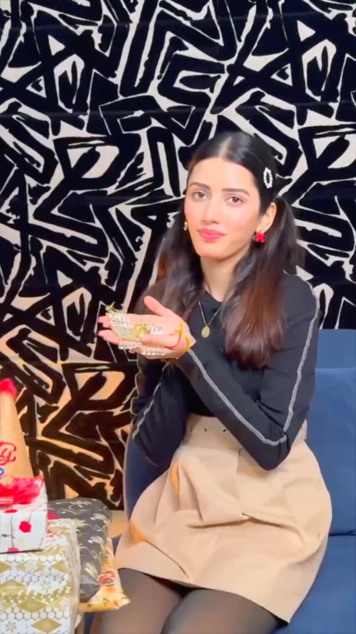 Birthday Pe Miley Lakho Karodo Ke Gift ? #neetubisht #minivlog #birthday #trending #trendingshorts
