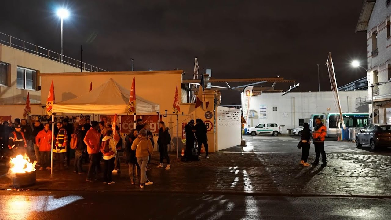 French trade unionists block bus depot