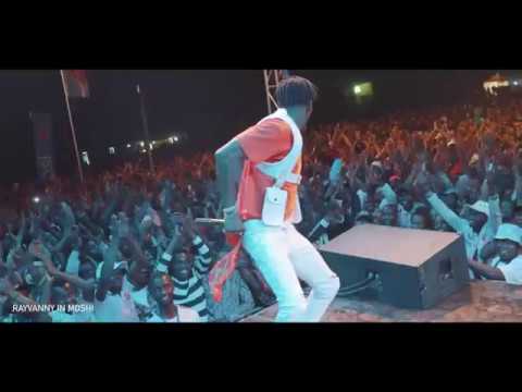 Rayvanny na Diamondplatnumz angalia walivyotaka kuuwana Stage ya Wasafi ...