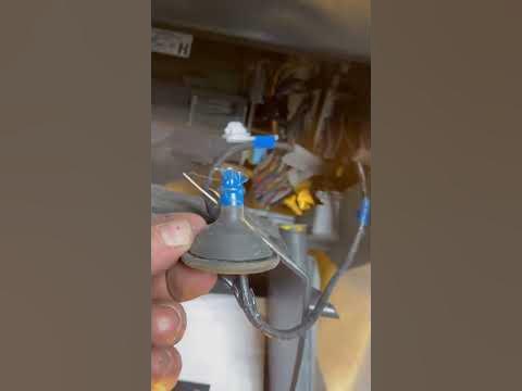 Replacing 2013 Toyota Tacoma Antenna - YouTube