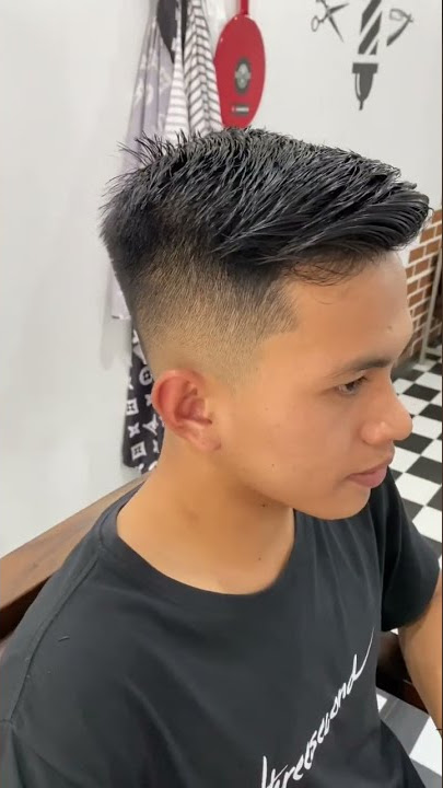 Model rambut pria side part dipadukan dengan mid fade #shorts