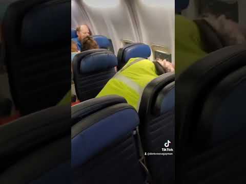 man vomited on me on my flight from Vegas #unitedairlines #vomit #dontcrossagayman #vegas