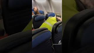 man vomited on me on my flight from Vegas #unitedairlines #vomit #dontcrossagayman #vegas