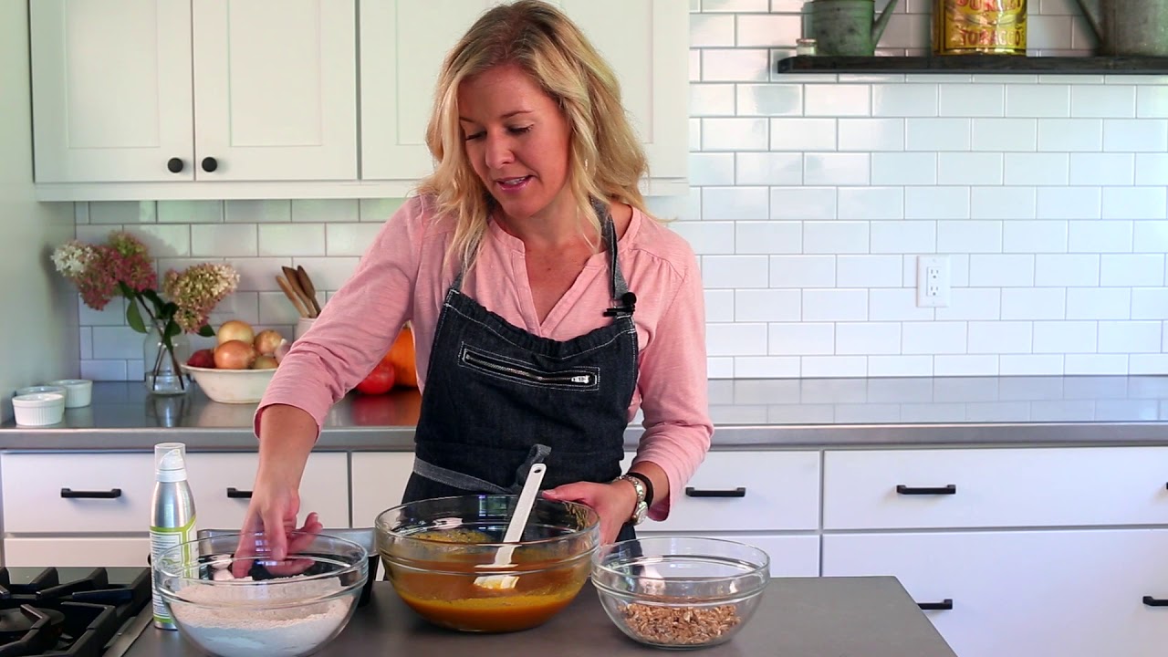 Pumpkin Streusel Bread - YouTube