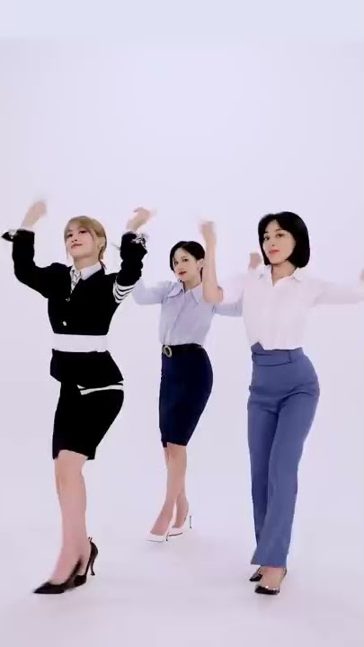 TWICE #ScientistChallenge 🍑🦄🐧 Love ain't a Science Uhm-Uhm❤