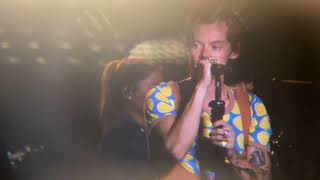 Harry Styles 07 Matilda / Boyfriends (Love on Tour in Bologna)