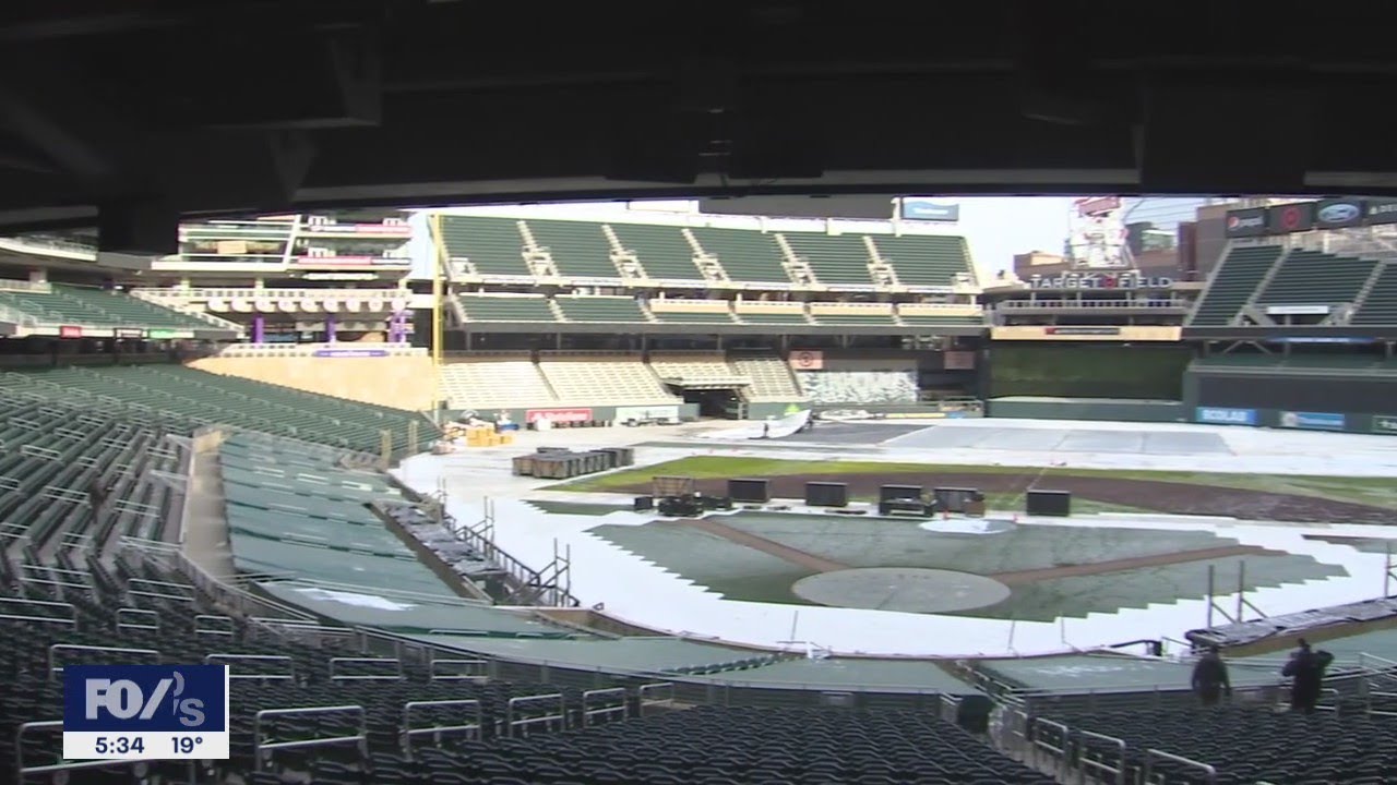 Crews prepare Target Field for the NHL Winter Classic | FOX 9 KMSP