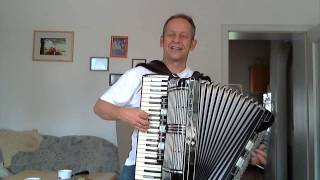 Goldene Oberkrainerklänge, Turboreini auf seiner Hohner Morino VM mit Midi-Bass-Gitarre chords