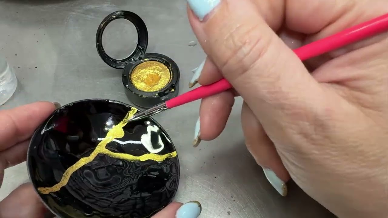 Kintsugi Inspired Enamel Bowl Tutorial | Japanese Gold Effect
