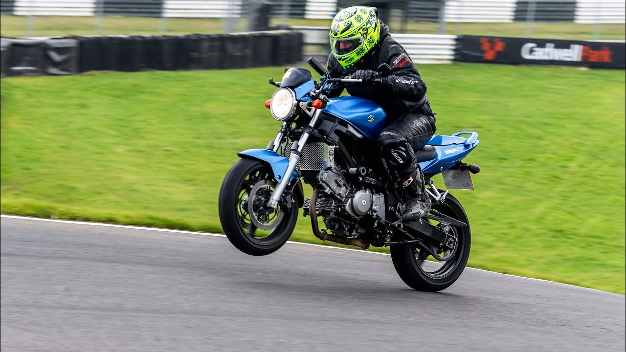 Track Day with No Limits track day at Cadwell Park - 08/03/2025 ￼intermediate class on an SV650